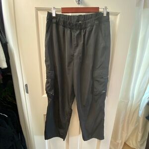 ALO Yoga Cargo Pants, Black, Size Large